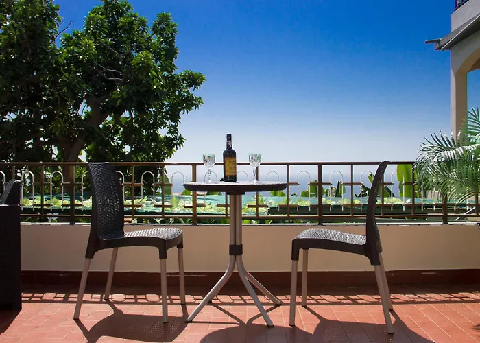 Tabua Village Madeira בית הארחה ריביירה בראבה