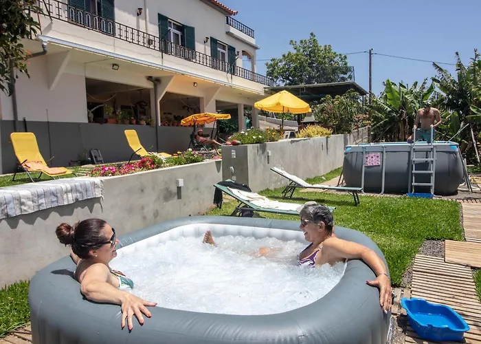 Tabua Village Madeira בית הארחה